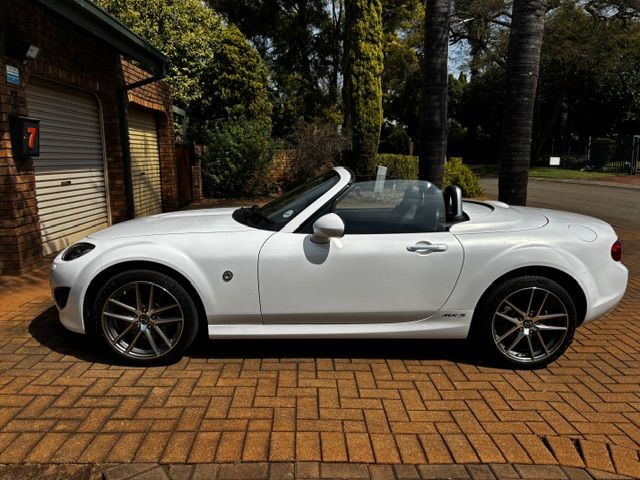 2010 - Mazda MX5 NC2 (Andre Van Zyl)